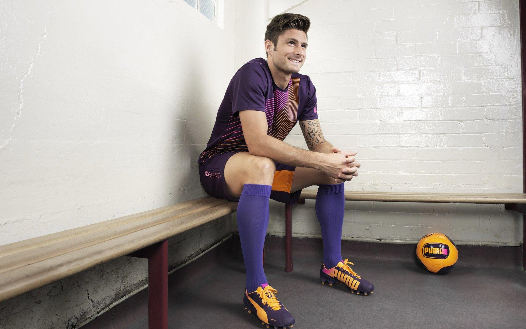 萨拉赫训练场展笑颜 红军锋线引援疑云再添新剧情